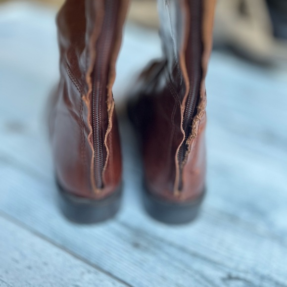 VANELI 8.5 BROWN ITALIAN LEATHER RIDING BOOTS STRETCHY KNEE SHORT BLOCK HEEL - Picture 15 of 16